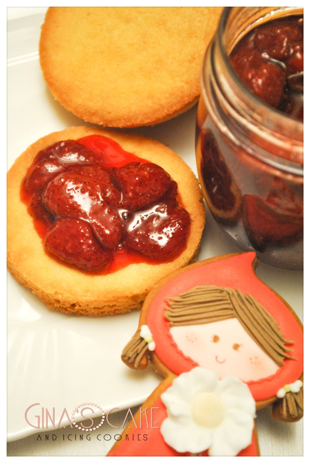 Confettura di fragole, vaniglia e fiori d’arancio