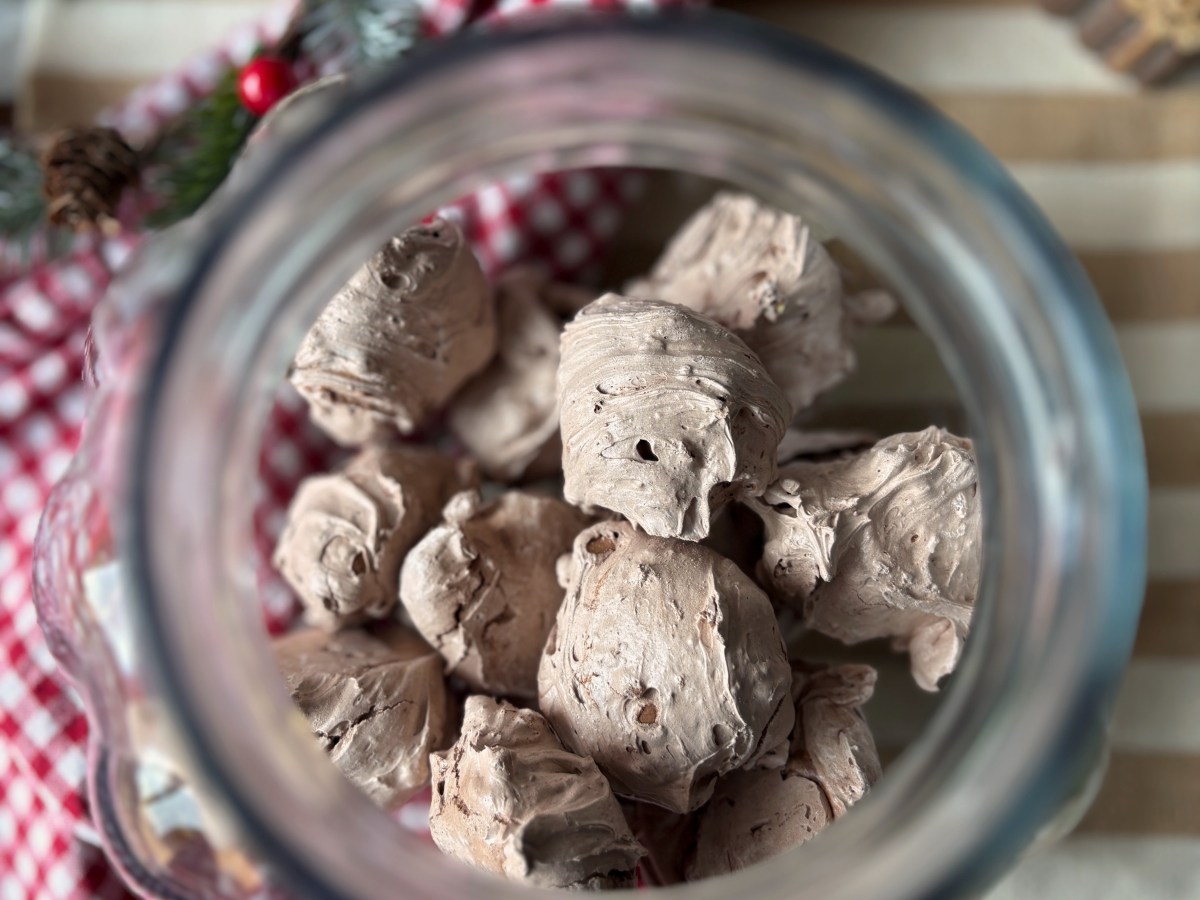 Meringhe al cioccolato e pistacchio