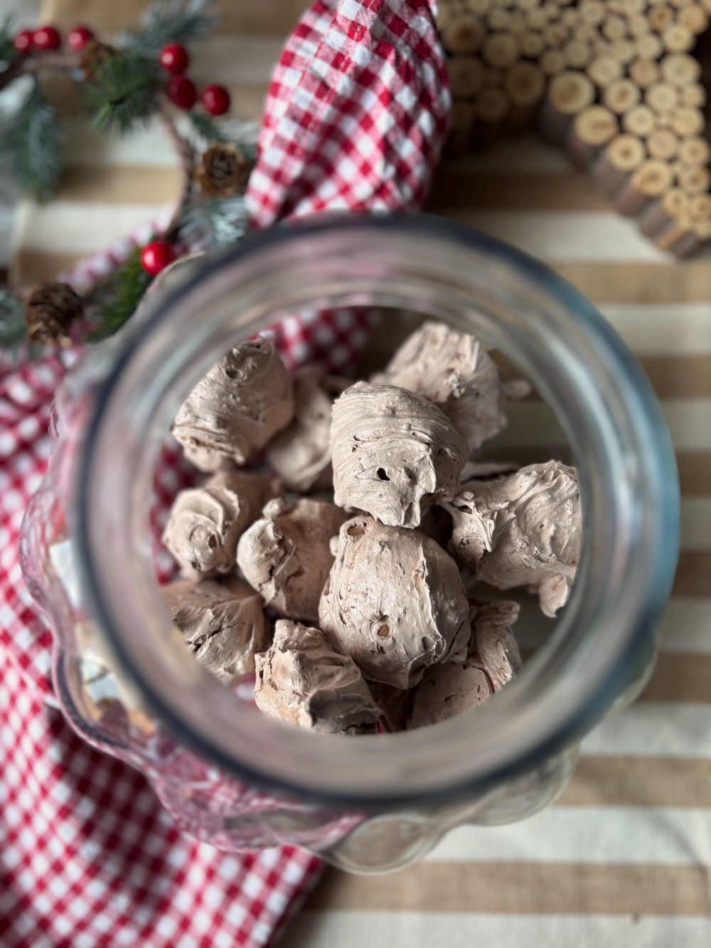 Meringhe al cioccolato e pistacchio